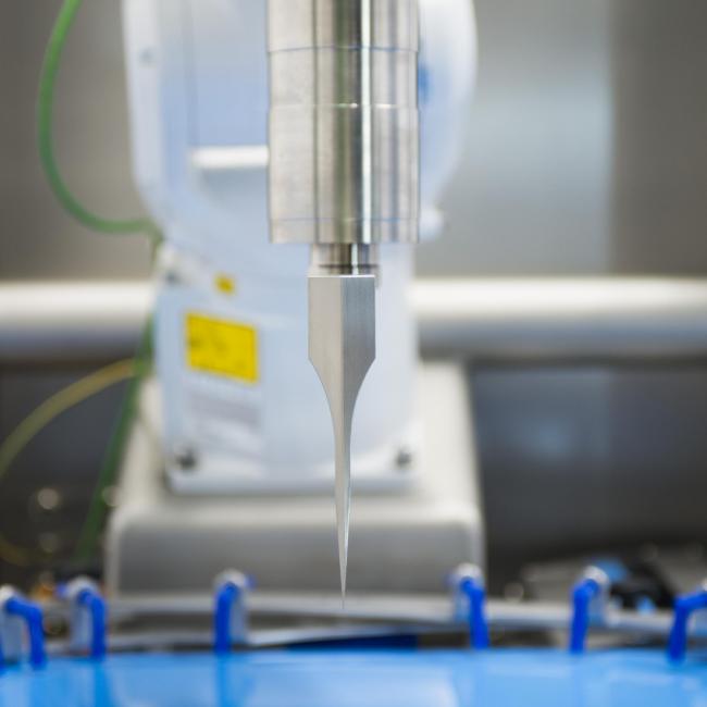 Side View of Knife – Ultrasonic Pastry Cutting Machine
