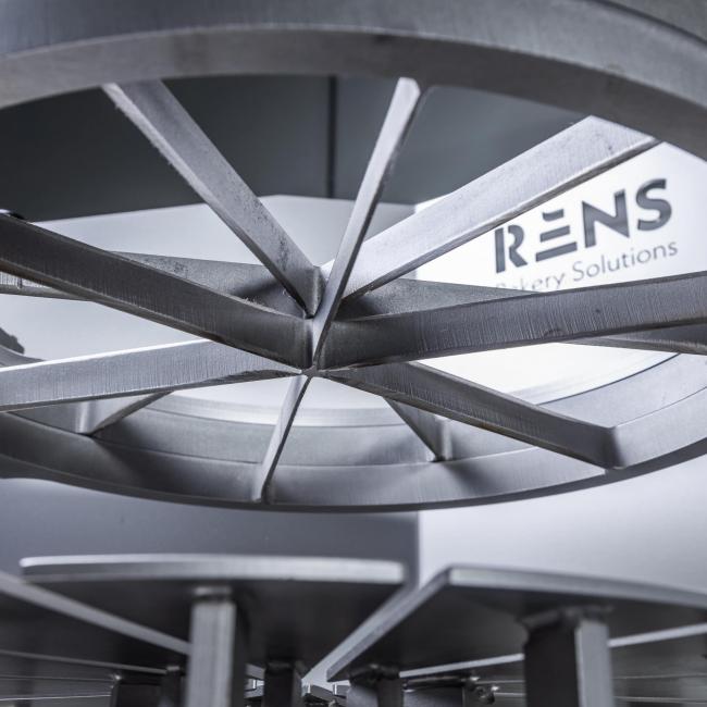 Tiefkühlkuchenschneidemaschine – Messeransicht