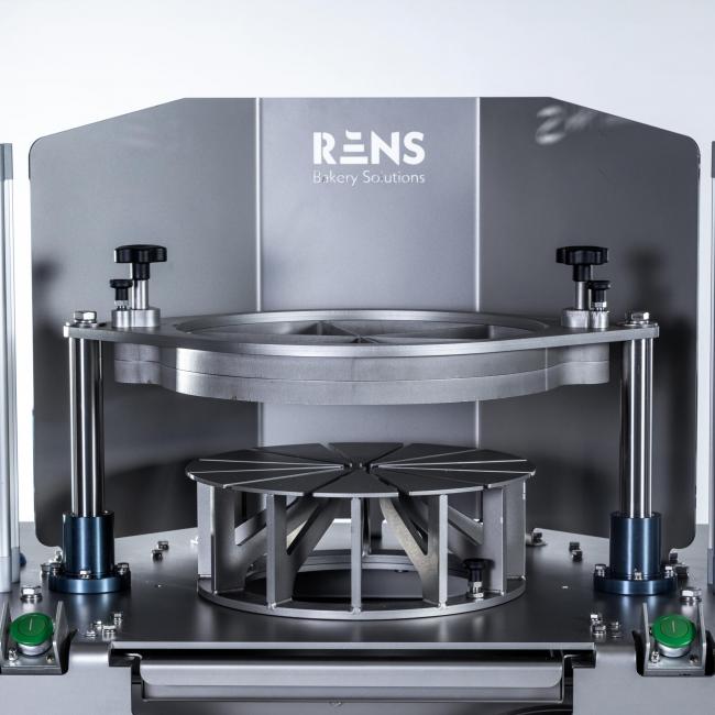 Maschine zum Schneiden von gefrorenem Gebäck